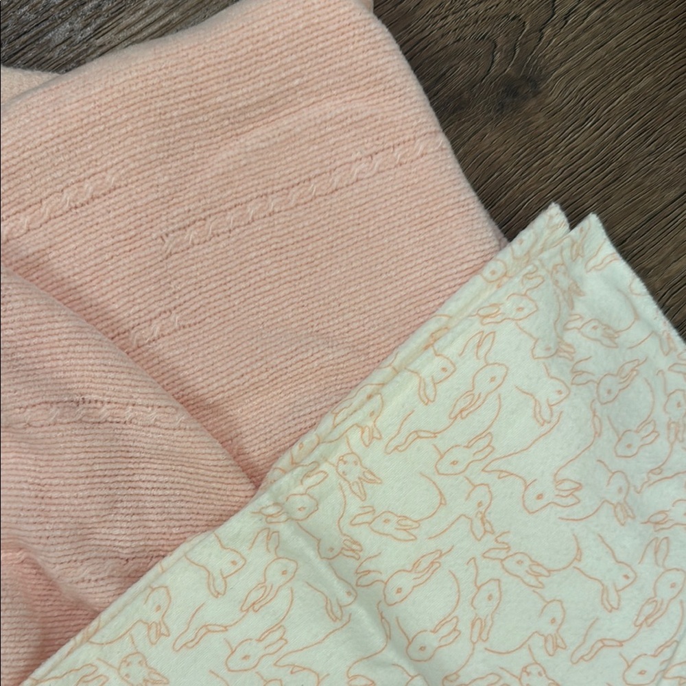 Lot of baby blankets and mattress pads - Picture 4 of 4